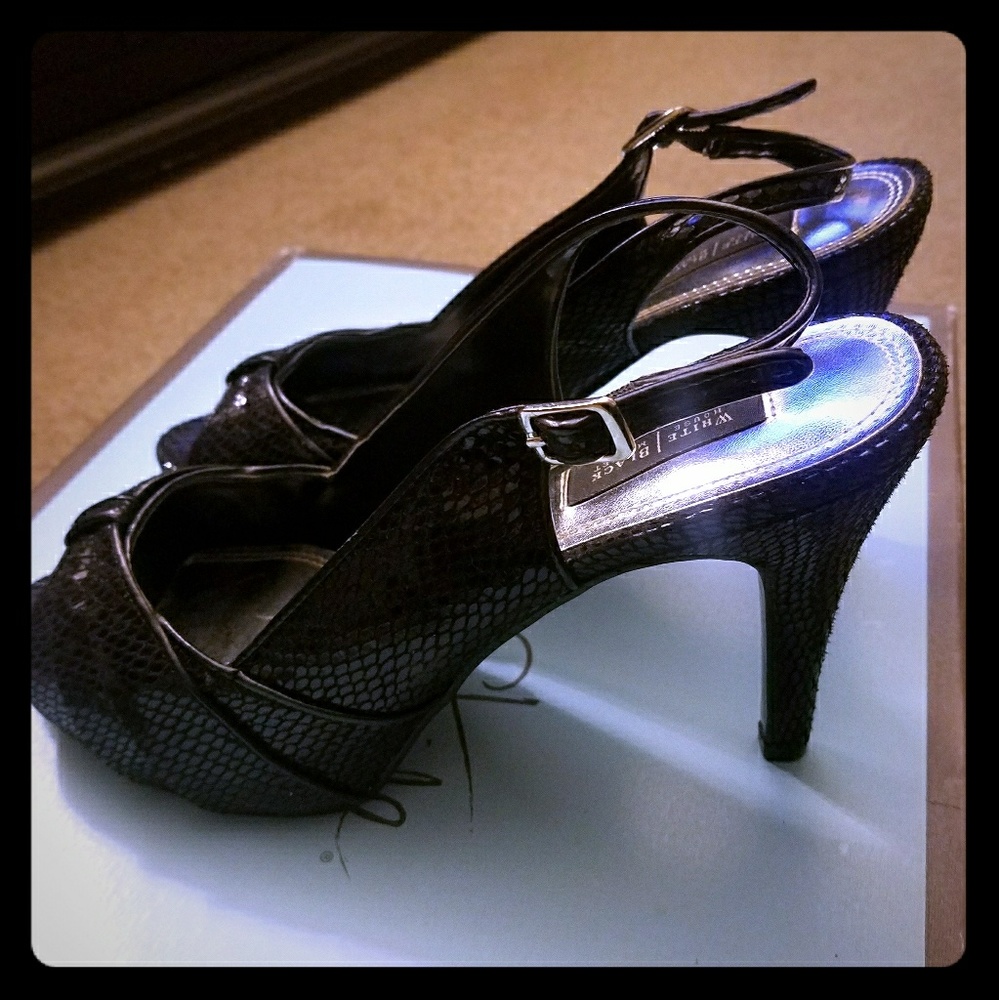 Black Peep Toe WHBM Pumps